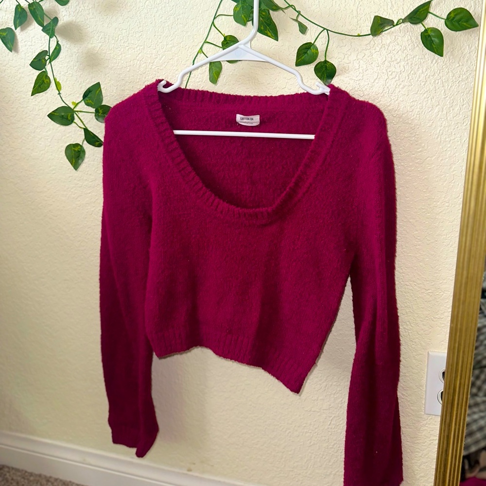 Cropped magenta sweater